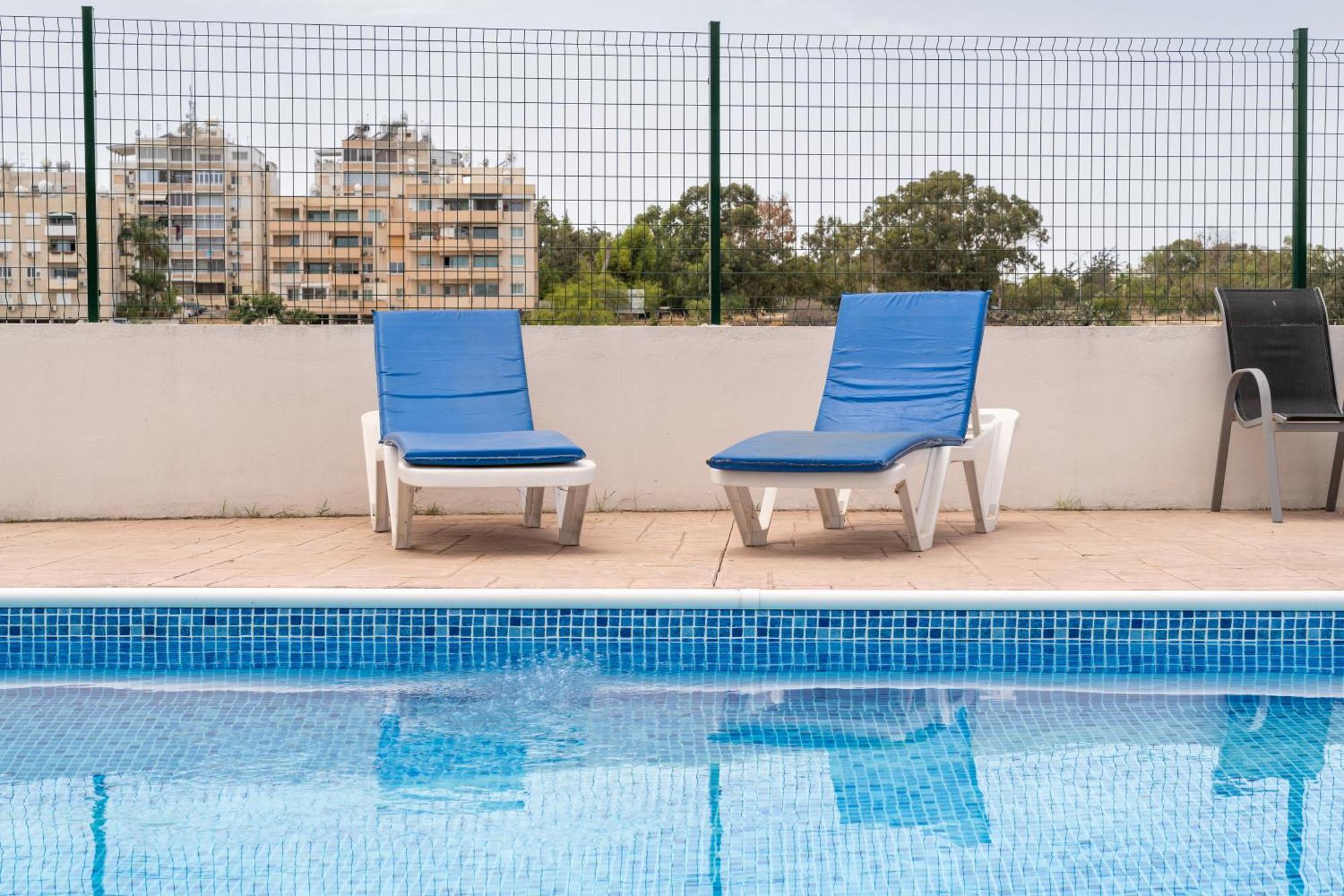 Kave Blue Mackenzie 1 Bdr Flat With Pool Appartement Larnaca Buitenkant foto